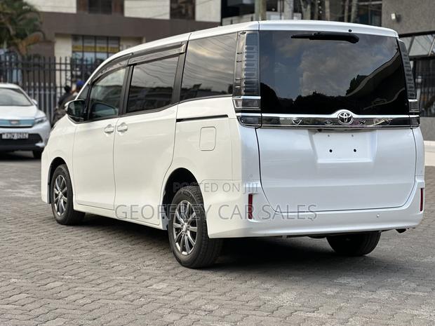 Toyota Voxy V 2WD 7-Seater 2019 White