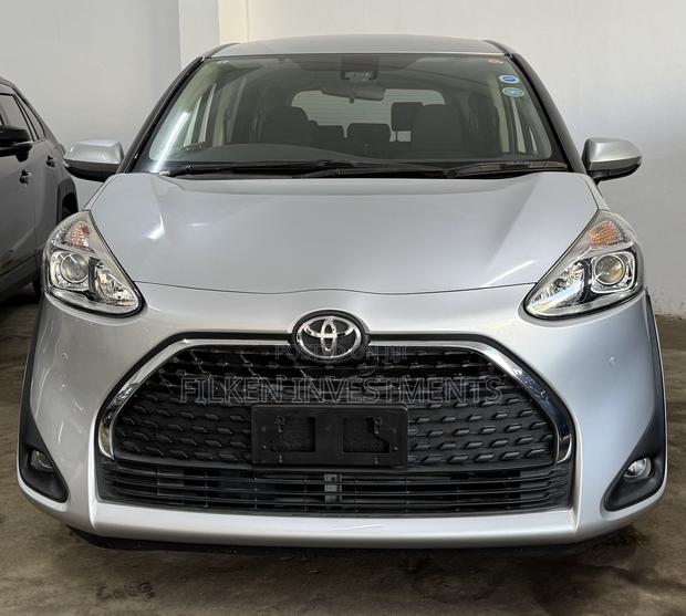 Toyota Sienta 1.5 FWD 2020 Silver