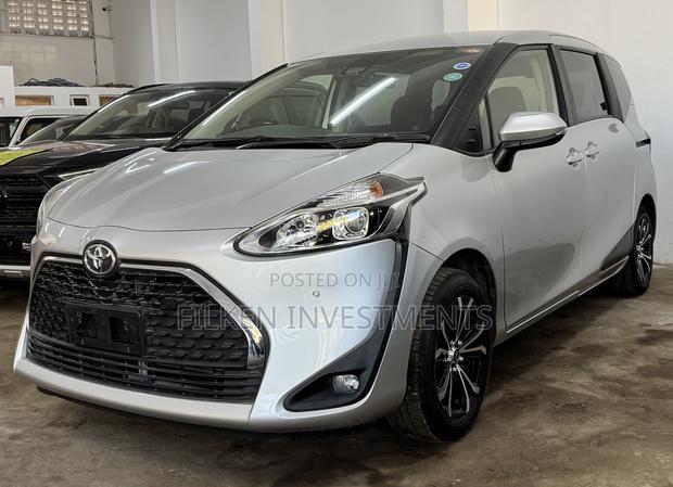 Toyota Sienta 1.5 FWD 2020 Silver
