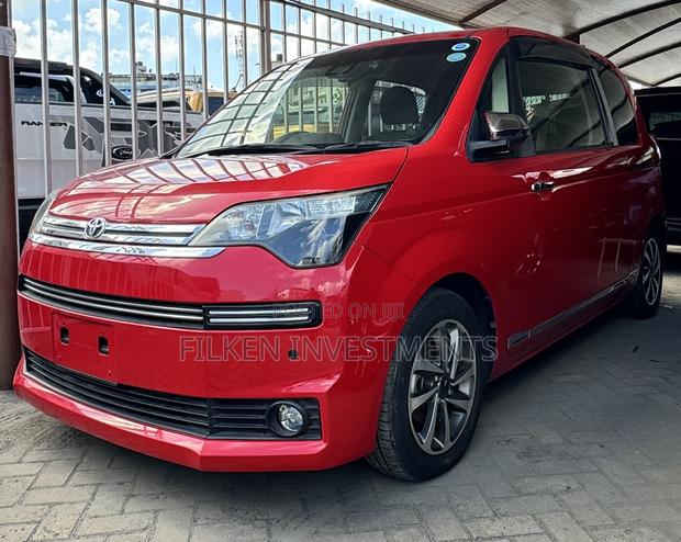 Toyota Spade 1.5 2019 Red