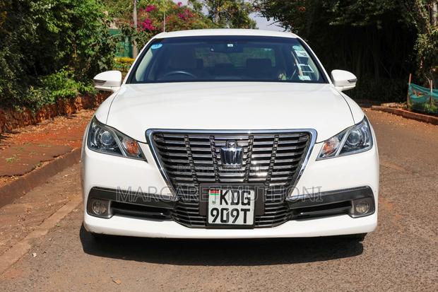 Toyota Crown 2015 White