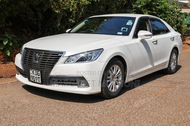 Toyota Crown 2015 White