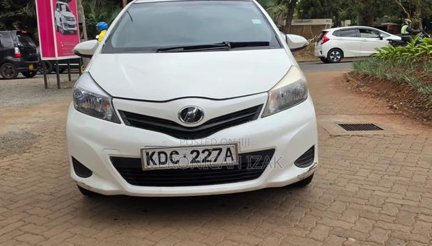 Toyota Vitz 2013 White