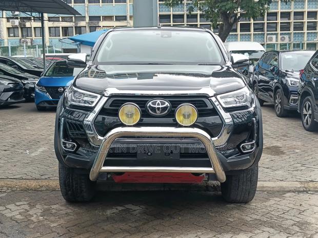 Toyota Hilux 2020 Black