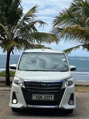Toyota Noah 2.0 AWD (7 Seater) 2015 White for sale