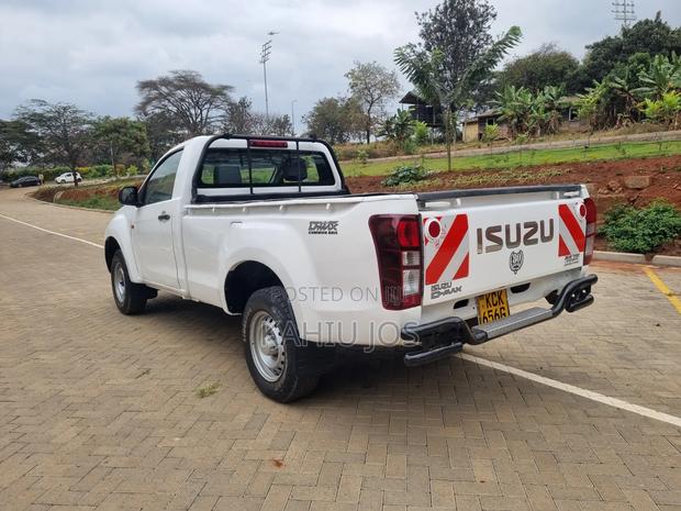 Isuzu D-MAX 2017 Off white
