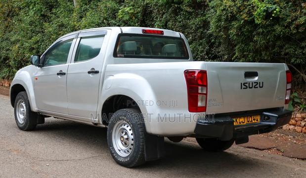 Isuzu D-MAX 2015 Silver