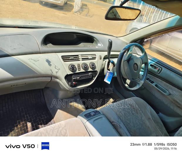 Toyota Vista 1999 Silver