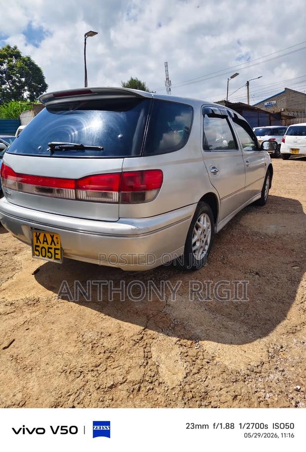 Toyota Vista 1999 Silver