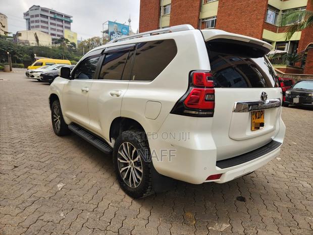 Toyota Land Cruiser Prado 2.8 2018 White