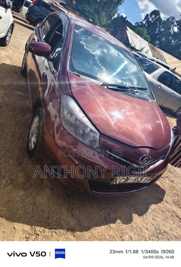 Toyota Vitz 2012 Burgundy