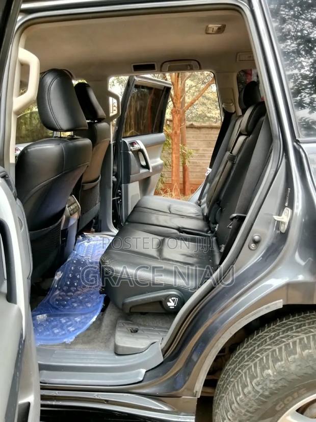 Toyota Land Cruiser Prado 2011