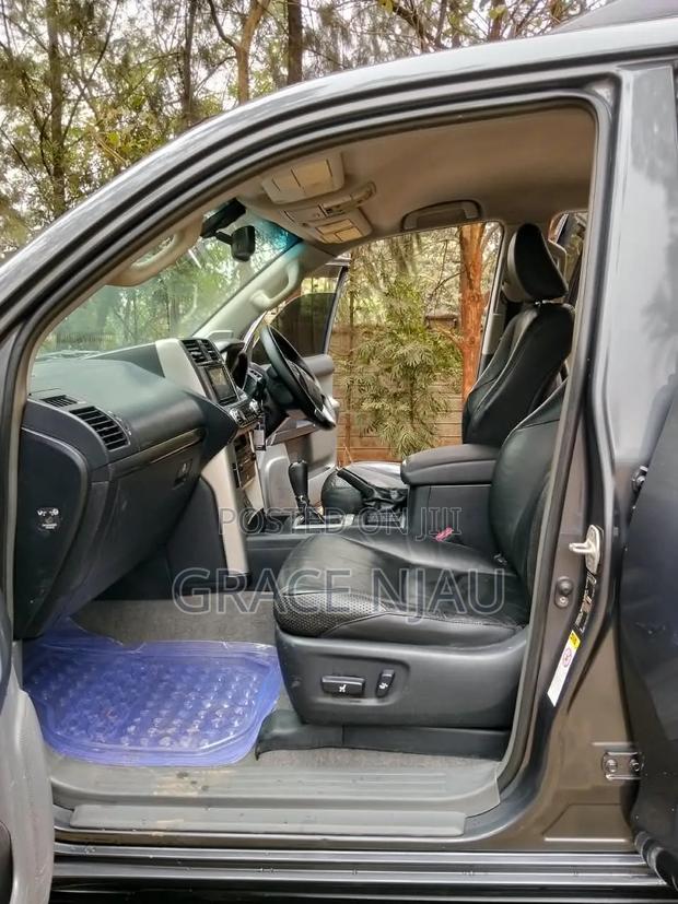 Toyota Land Cruiser Prado 2011
