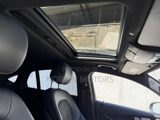Mercedes-Benz 220 2020 Blue