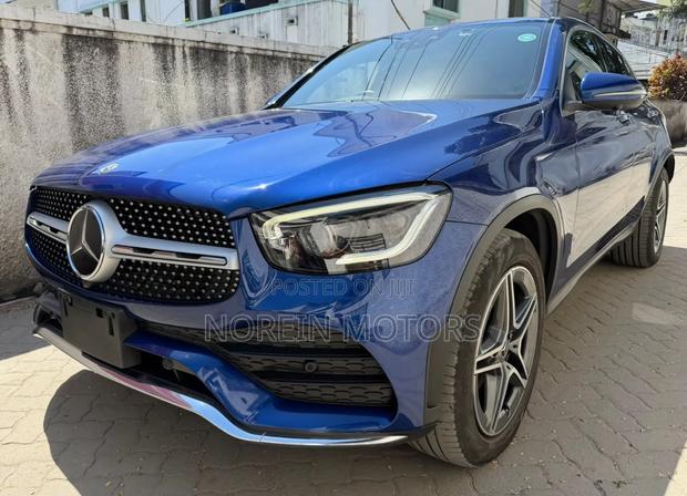Mercedes-Benz 220 2020 Blue
