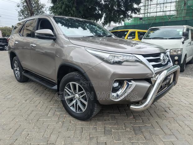 Toyota Fortuner 2019 Brown
