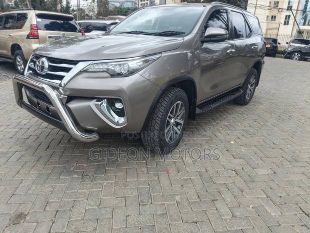 Toyota Fortuner 2019 Brown