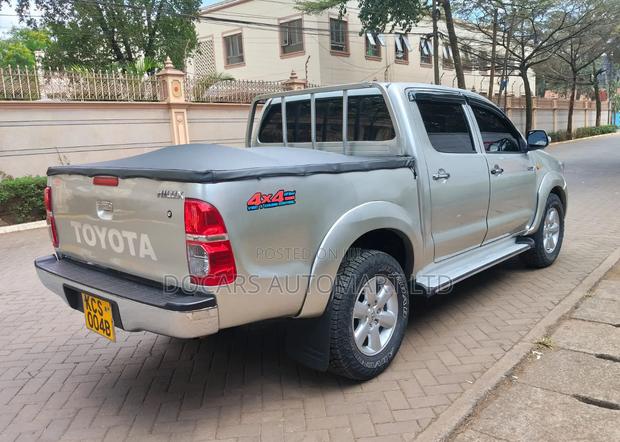 Toyota Hilux 2013 Silver