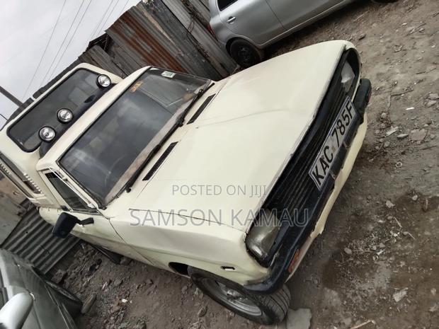 Nissan Pick-Up 2.5D 1998 Yellow