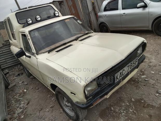 Nissan Pick-Up 2.5D 1998 Yellow