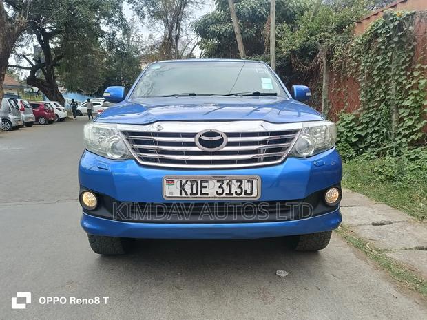 Toyota Fortuner 2012 Blue