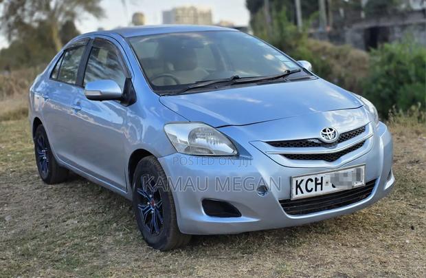 Toyota Belta 2010 Blue