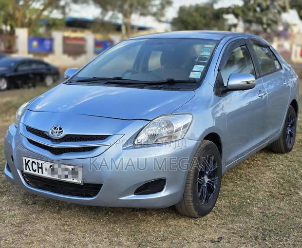 Toyota Belta 2010 Blue
