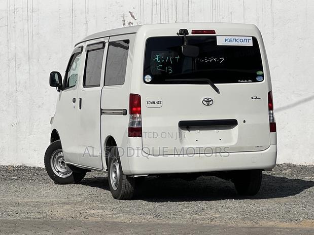 Toyota TownAce 2019 White
