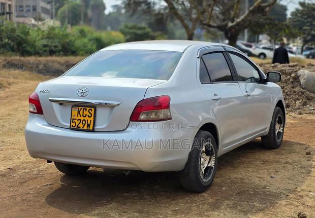Toyota Belta 2010 Silver