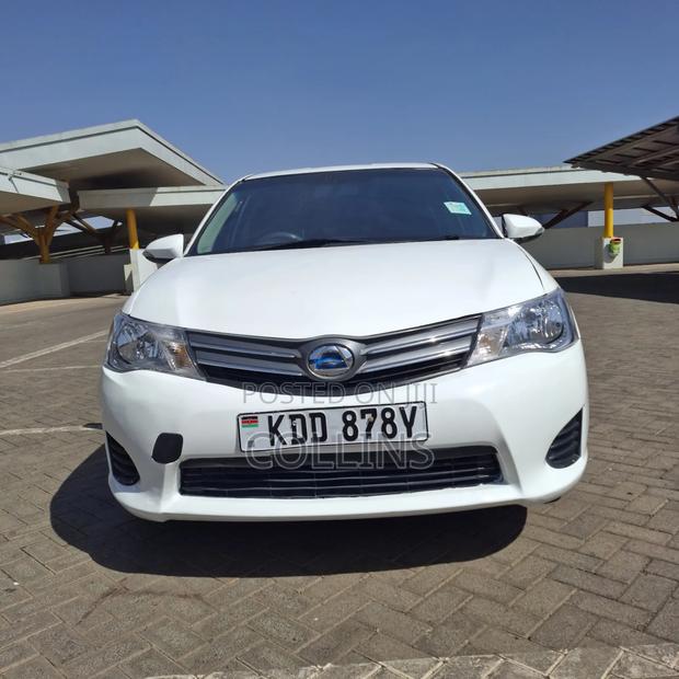 Toyota Corolla Fielder 1.5 Hybrid FWD 2014 White