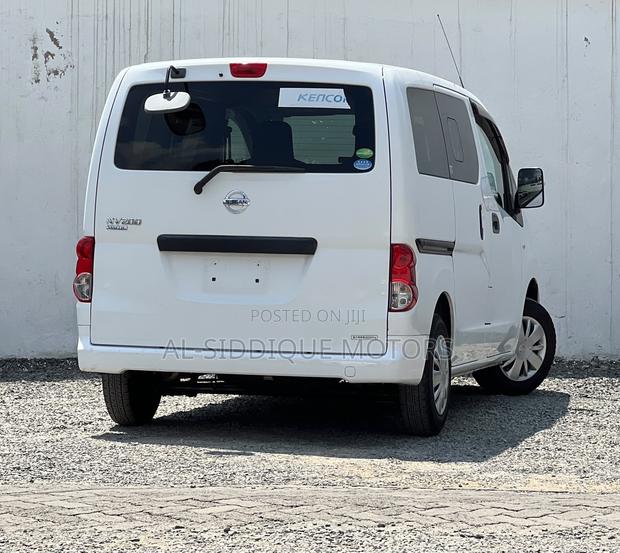 Nissan NV1500 2019 White