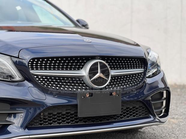 Mercedes-Benz C200 2019 Blue