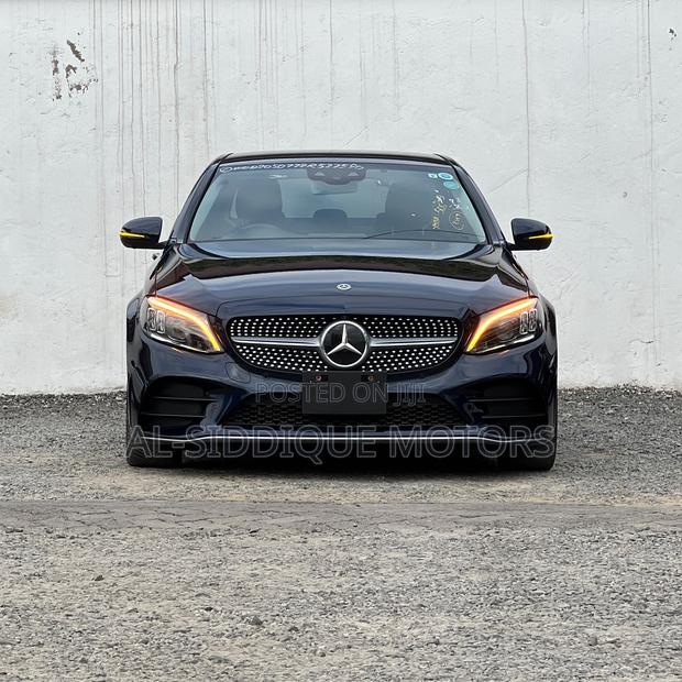 Mercedes-Benz C200 2019 Blue