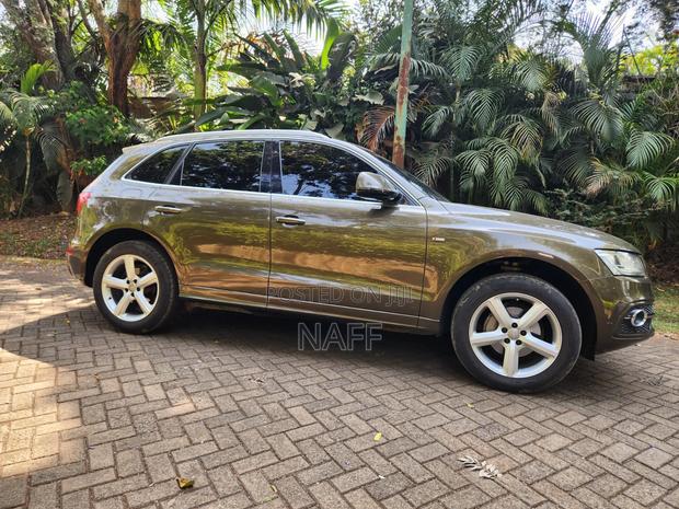 Audi Q5 2.0T Premium AWD quattro 2017 Brown