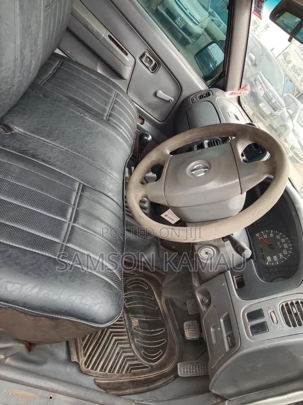 Nissan Hardbody 2000i 2006 White