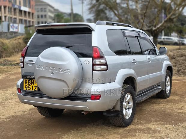 Toyota Land Cruiser Prado 2004 Silver