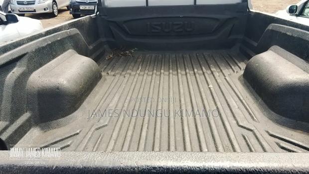 Isuzu D-MAX 2014 Silver