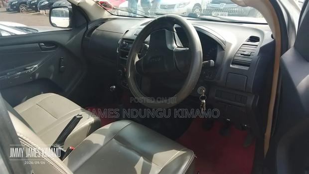 Isuzu D-MAX 2014 Silver