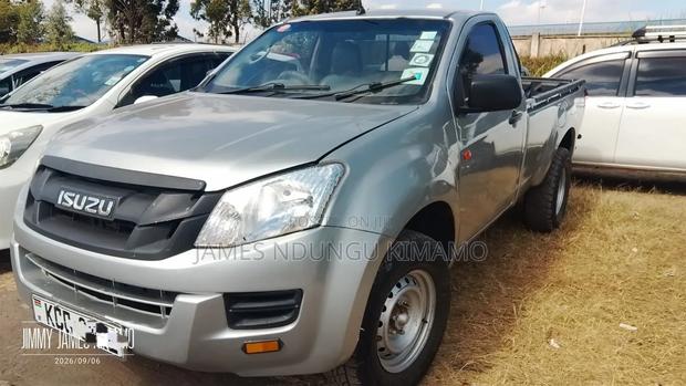 Isuzu D-MAX 2014 Silver