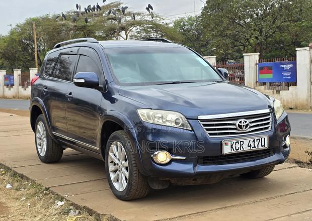 Toyota Vanguard 2011 Blue