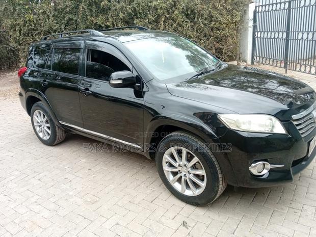 Toyota Vanguard 2010 Black