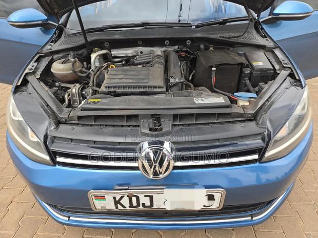 Volkswagen Golf 2015 Blue