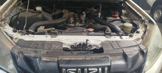 Isuzu D-MAX 2014 White