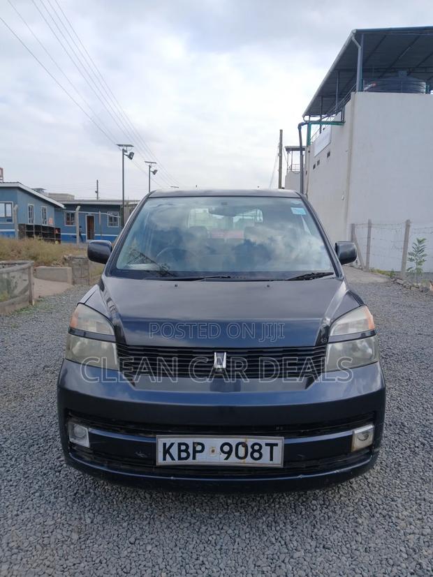 Toyota Voxy 2006 Gray