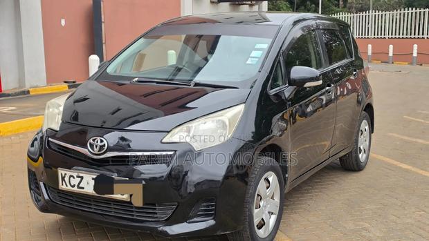 Toyota Ractis 2012 Black