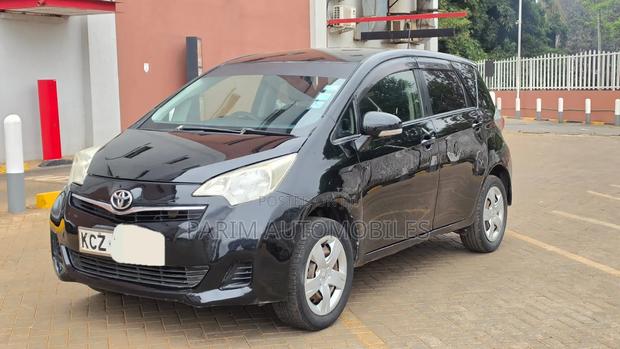 Toyota Ractis 2012 Black