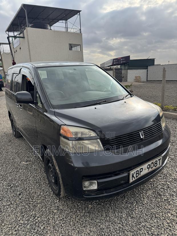 Toyota Voxy X 2WD 8-Seater 2006 Black