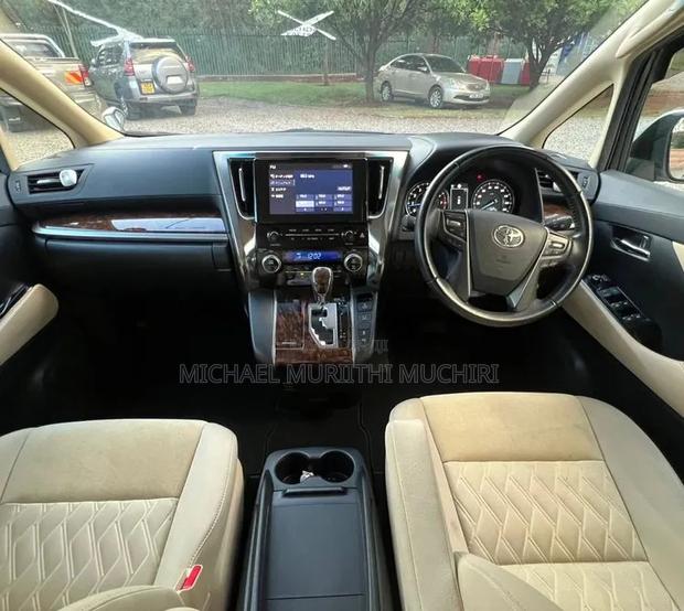 Toyota Alphard 2019 White