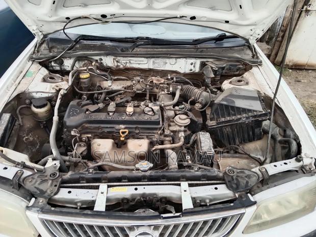 Nissan Sunny 2006 White
