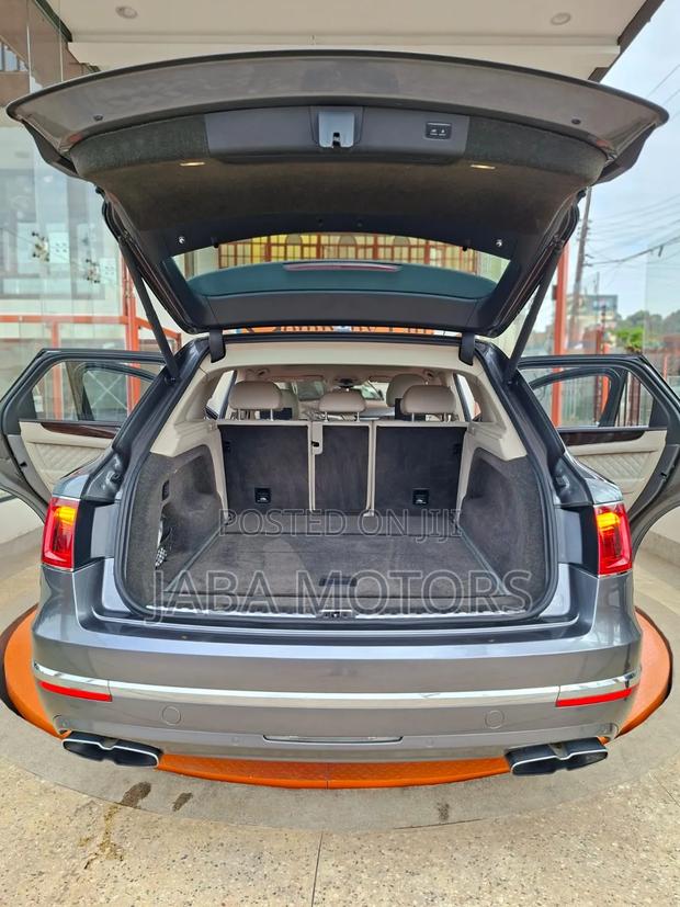 Bentley Bentayga 2018 Gray